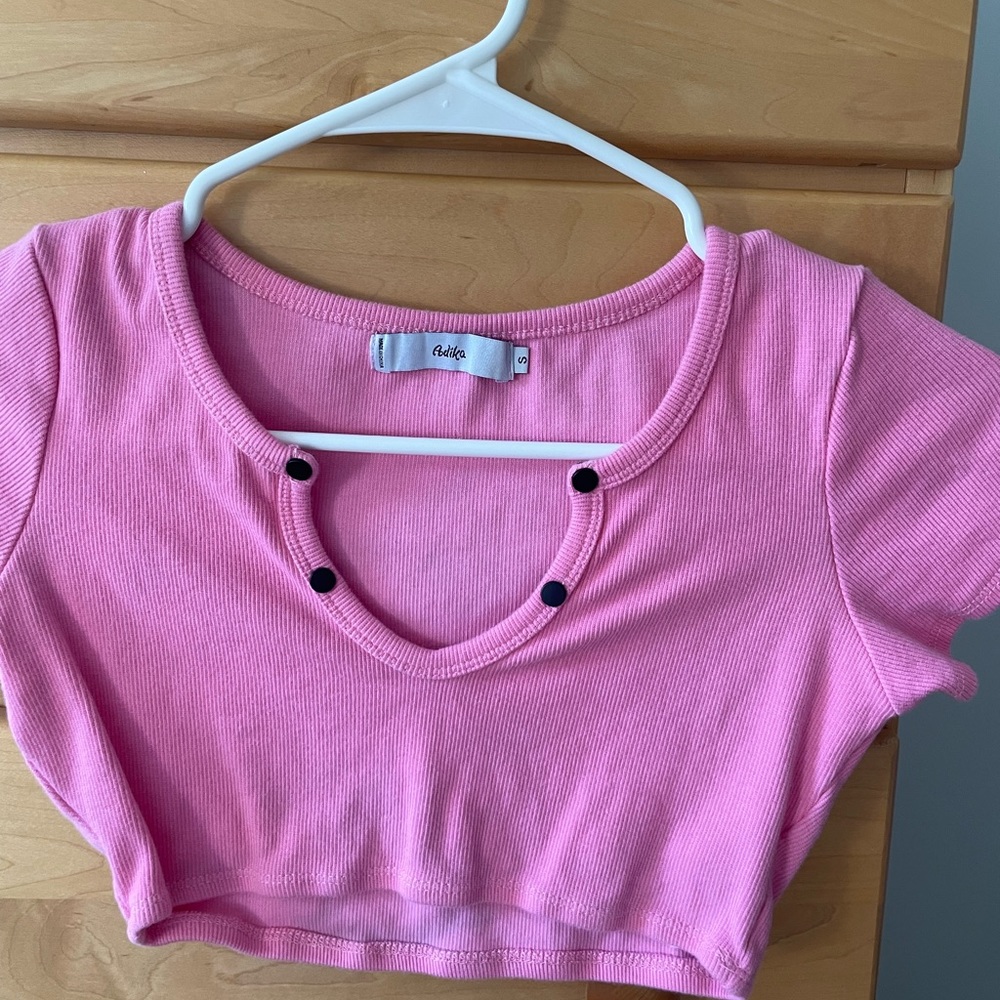 ADIKA pink cropped top with buttons. Ribbed, never worn.